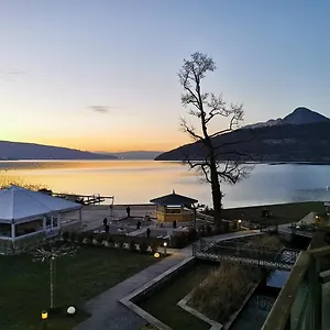 https://duplex-baie-des-voiles-acces-prive-lac-annecy.hotels-rhonealpes.com